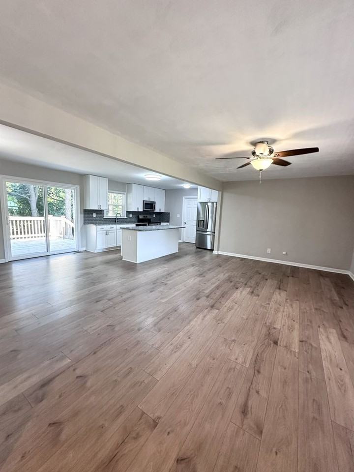 1245 Davis Ave - Photo 3 of 26