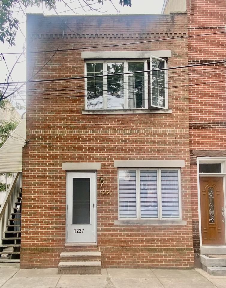 1227 S Philip St - Photo 2 of 33