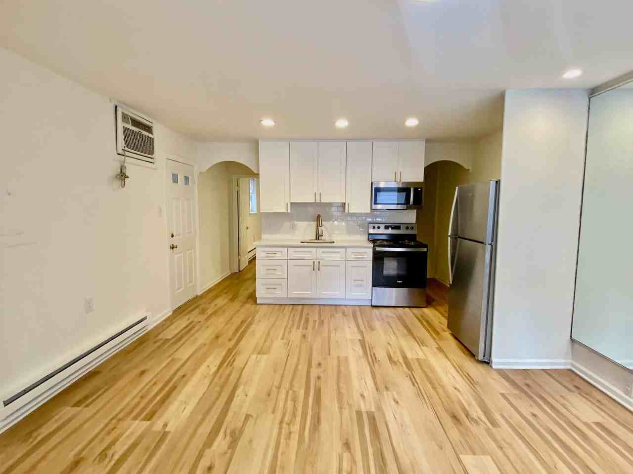 1227 S Philip St - Photo 4 of 33