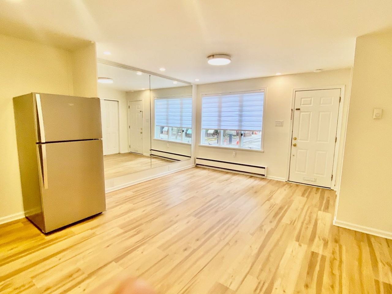 1227 S Philip St - Photo 6 of 33