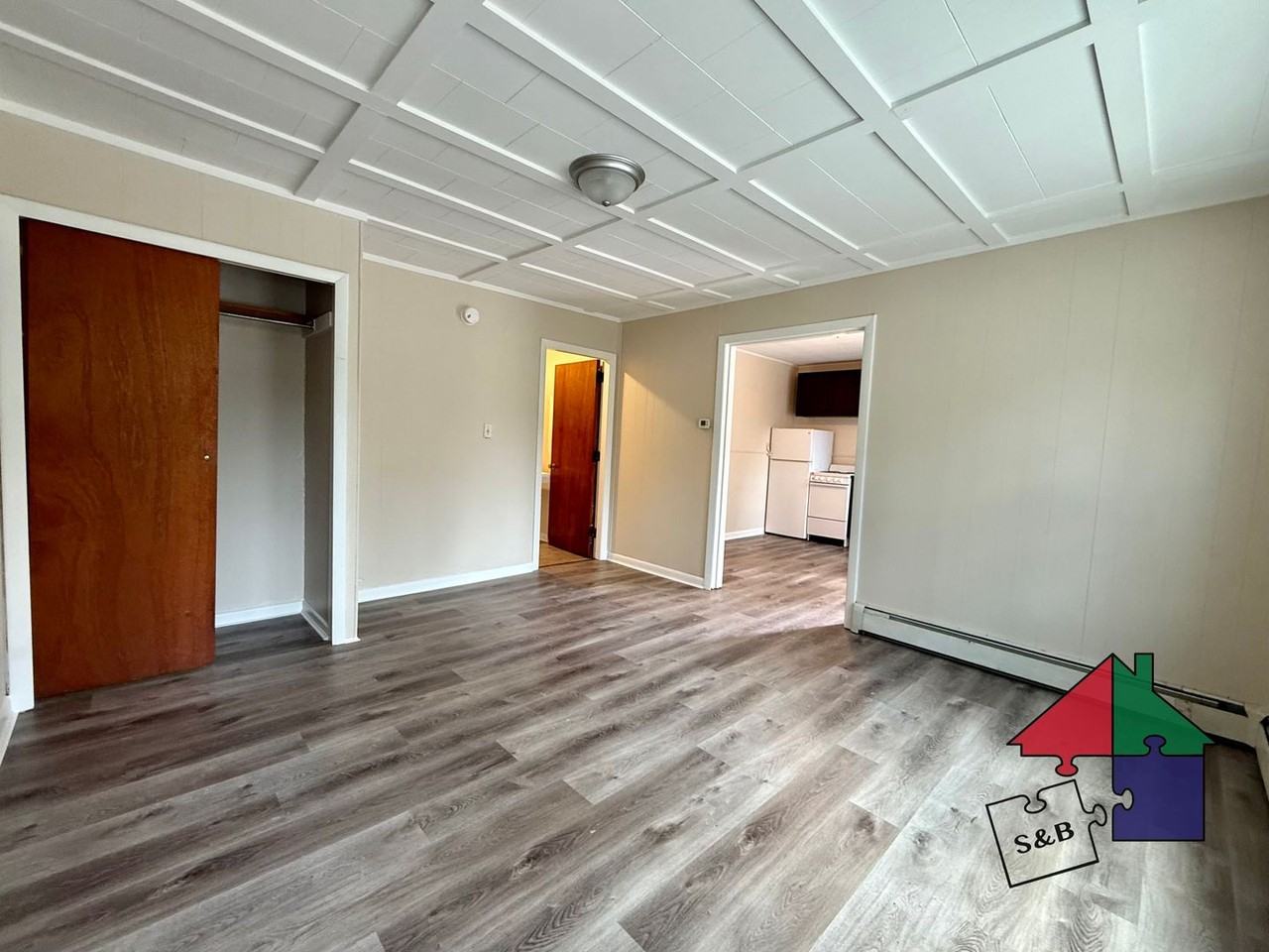 150 Fairground Rd - Photo 5 of 20