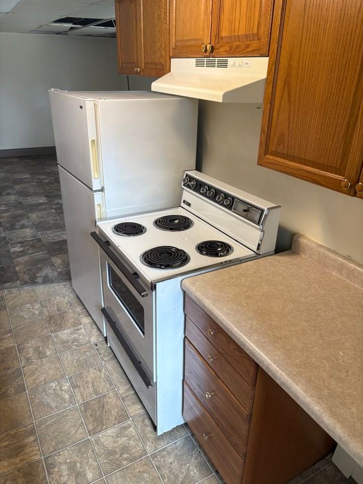 625 Maple St - Photo 4 of 7
