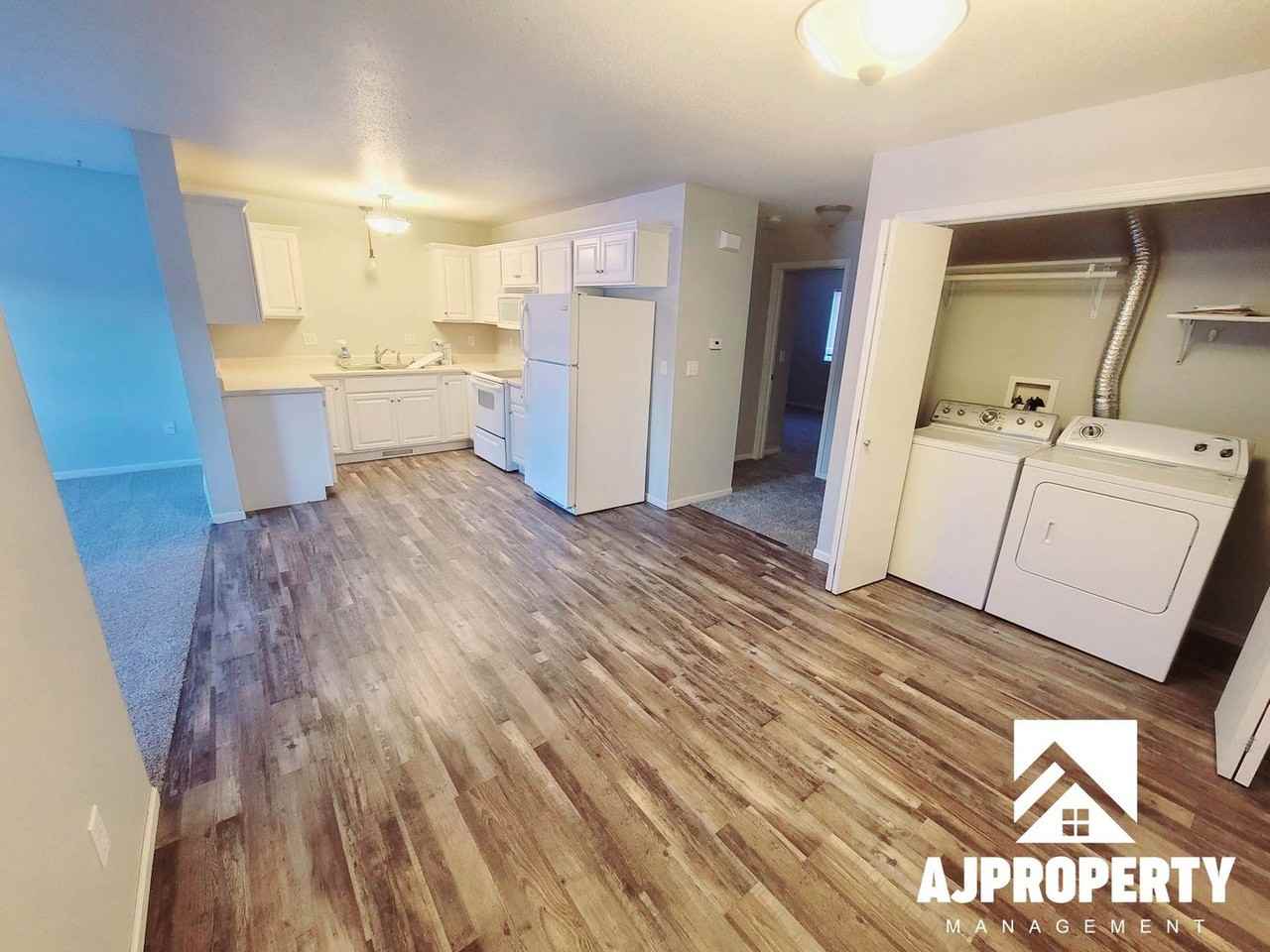 4907 S Tennis Ln - Photo 4 of 19