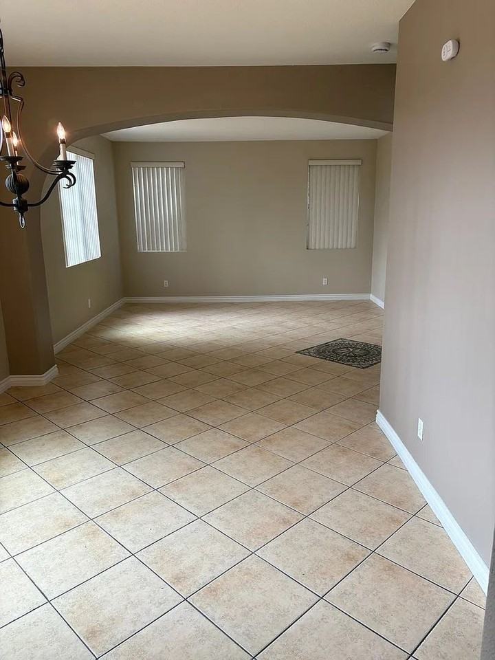 954 Teatro Cir - Photo 2 of 15