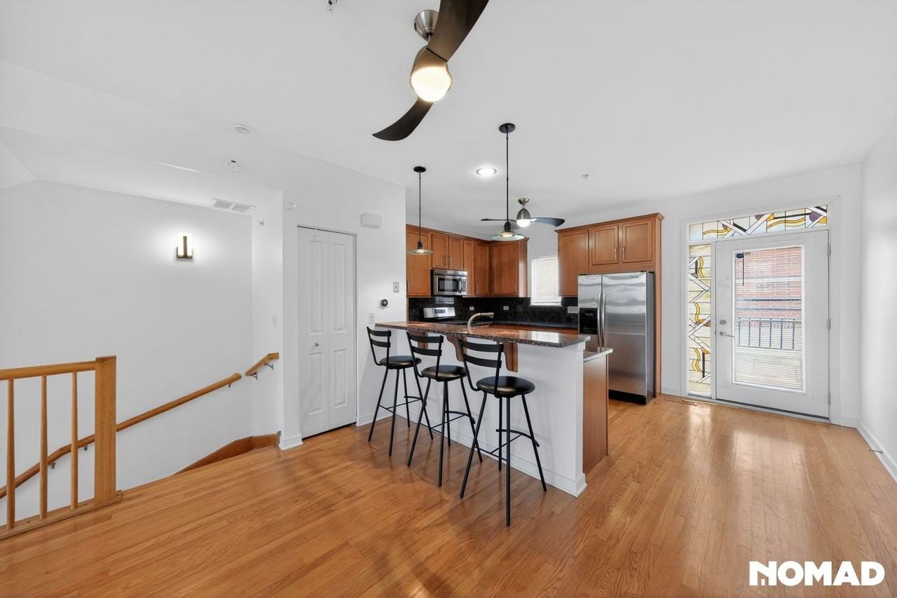 2305 S Wabash Ave - Photo 3 of 16
