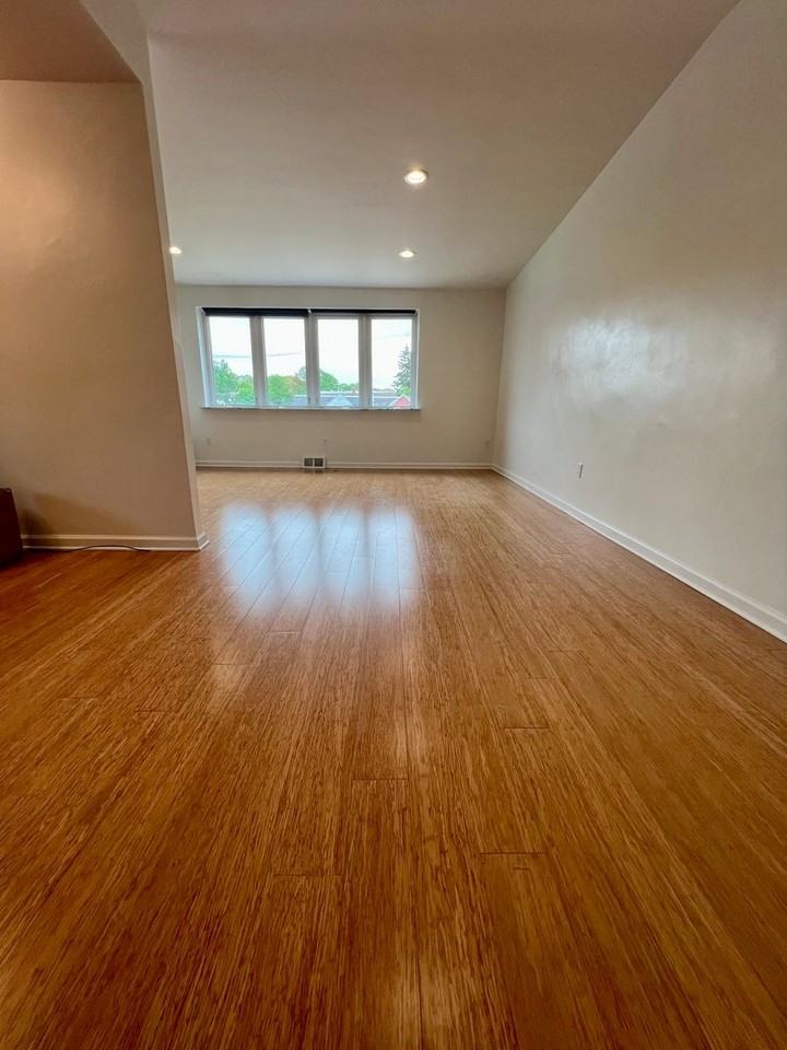569 Domino Ln - Photo 7 of 33
