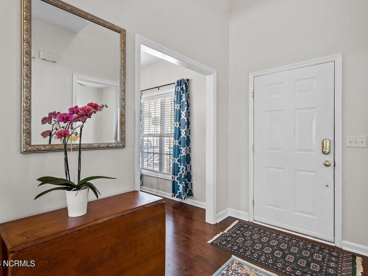 1010 Meridian Dr - Photo 4 of 50