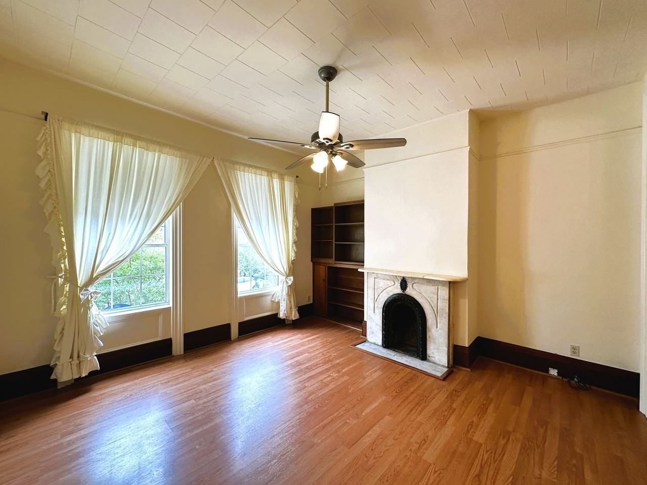 524 Western Ave - Photo 4 of 26