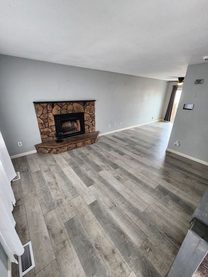 3080 Starlight Cir - Photo 3 of 11