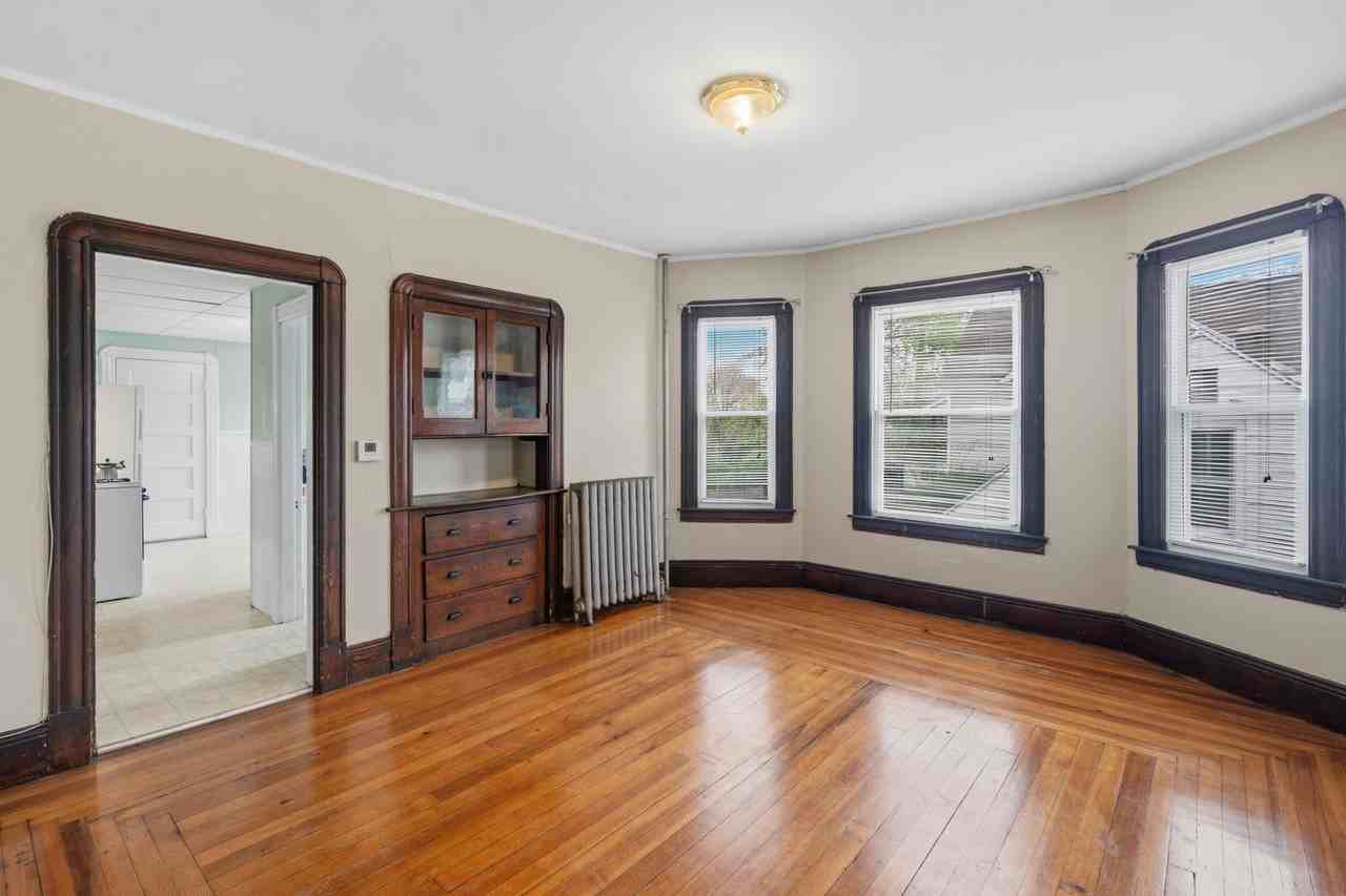 43 Elmdale St - Photo 3 of 14
