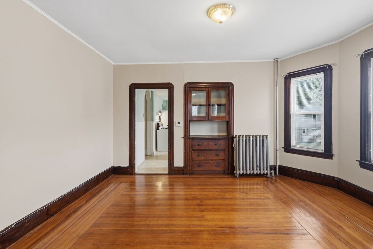 43 Elmdale St - Photo 4 of 14