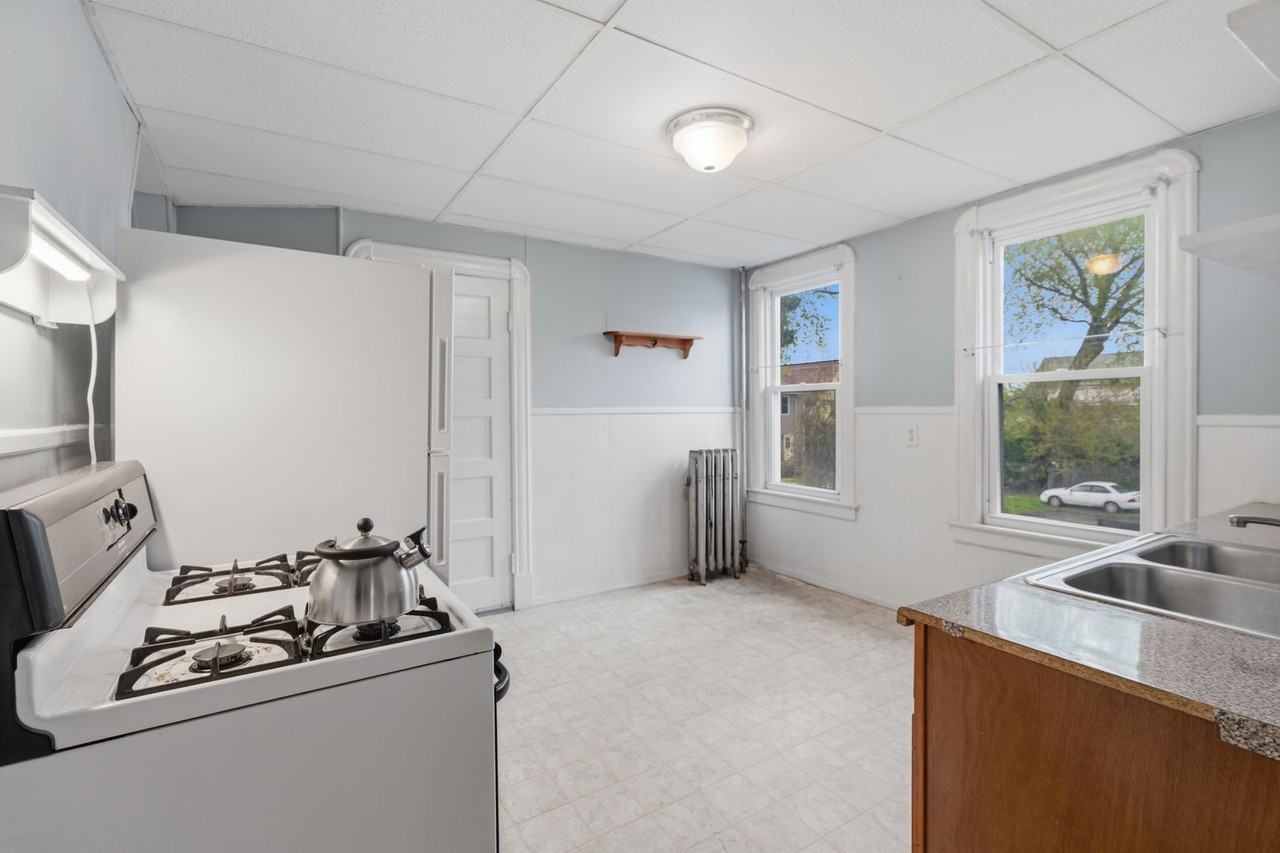 43 Elmdale St - Photo 6 of 14