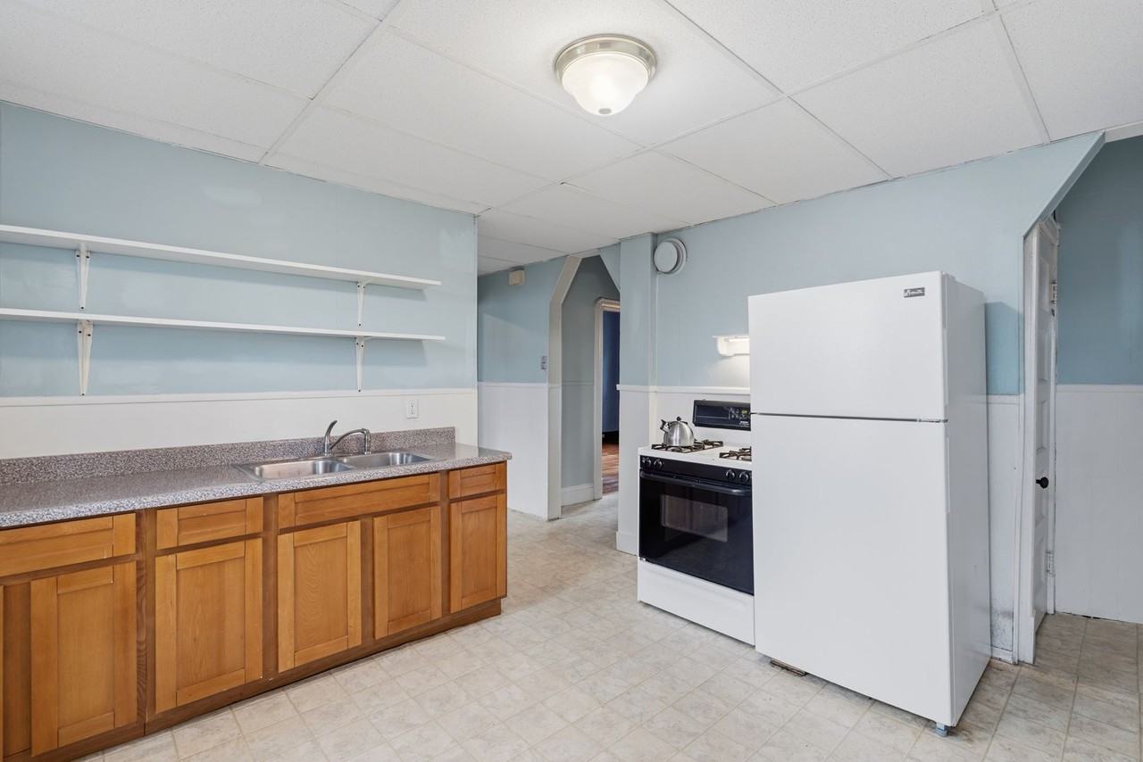 43 Elmdale St - Photo 7 of 14
