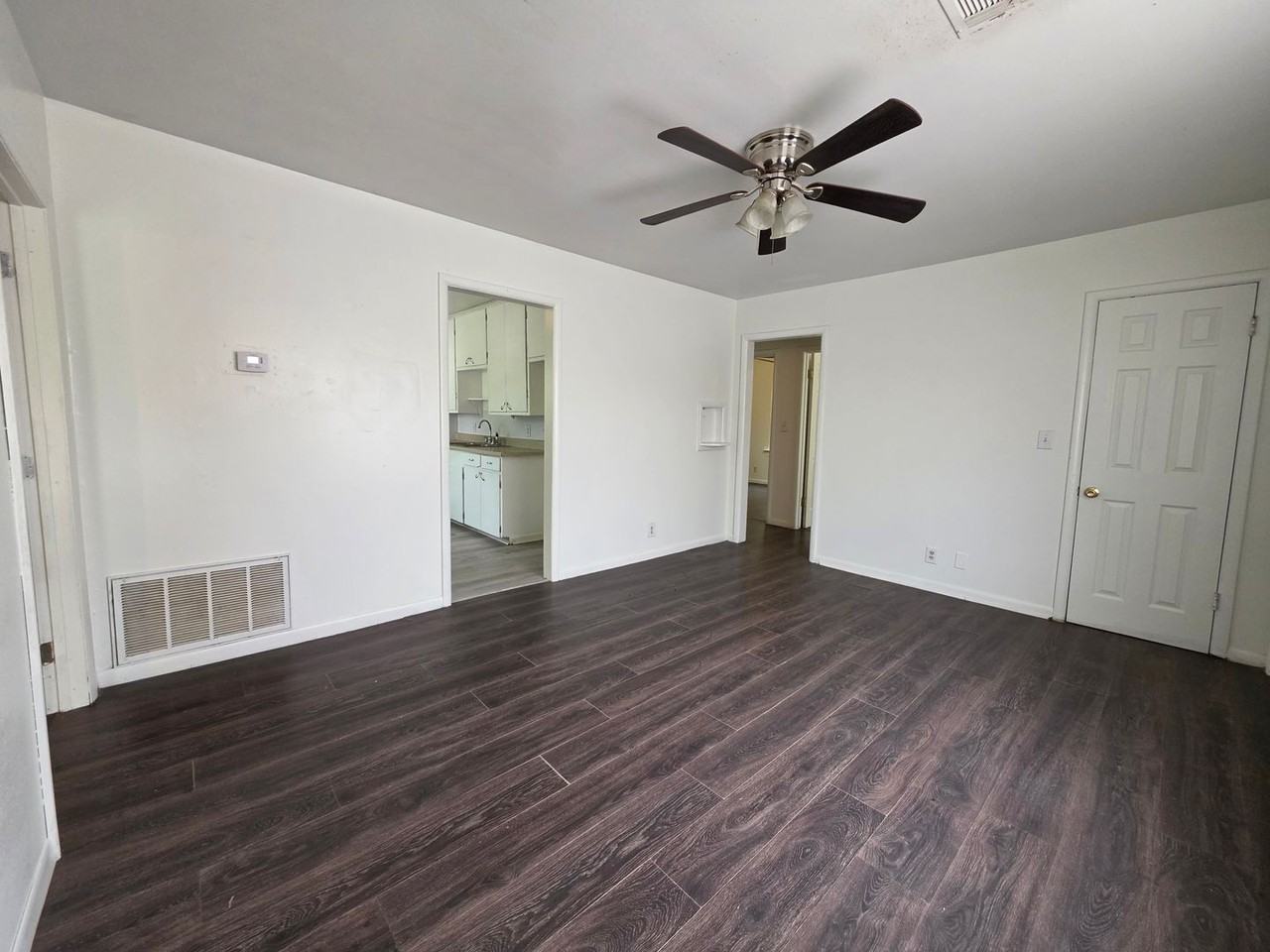 310 W 35th St - Photo 7 of 20