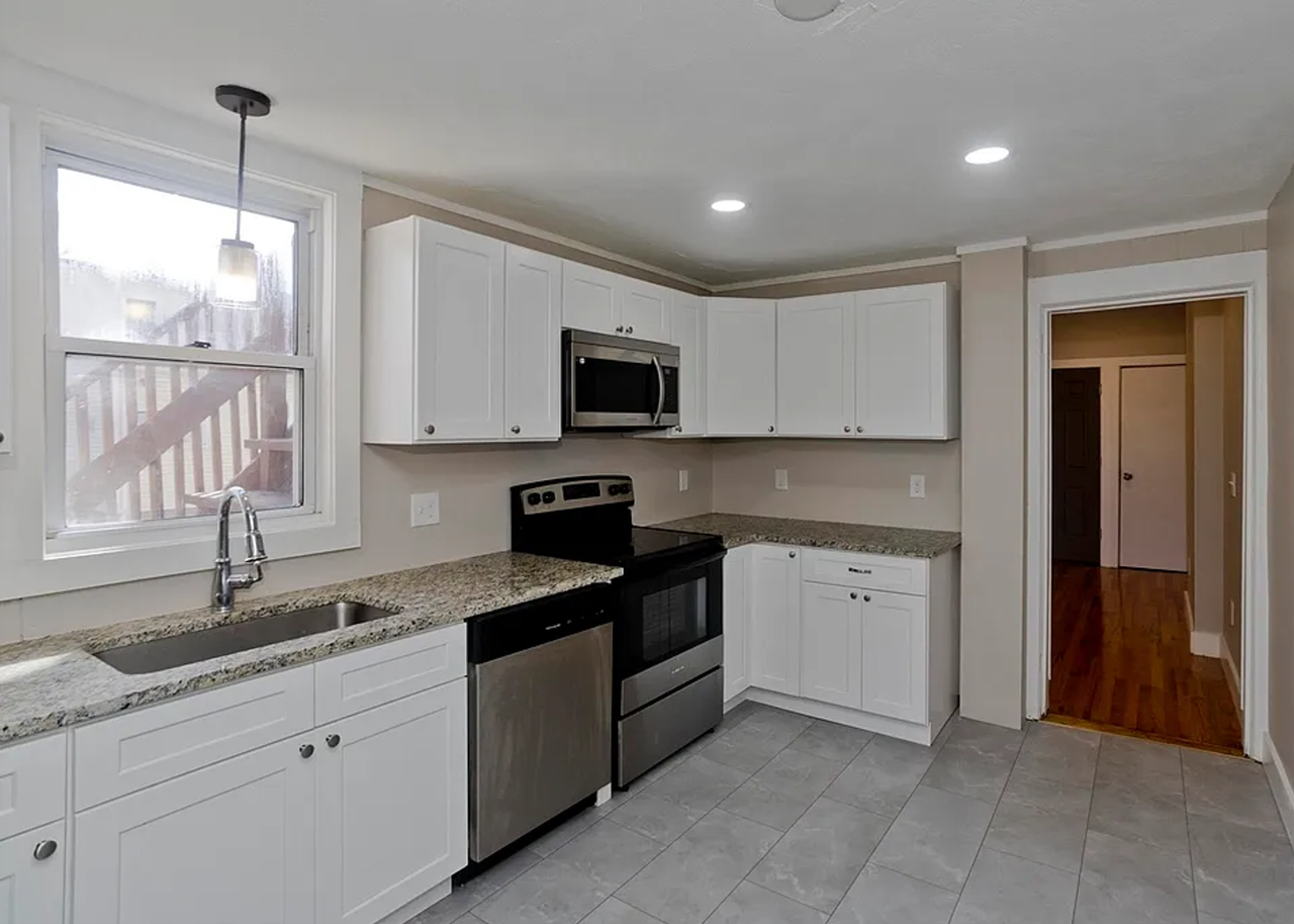 13 Hampden St - Photo 2 of 6
