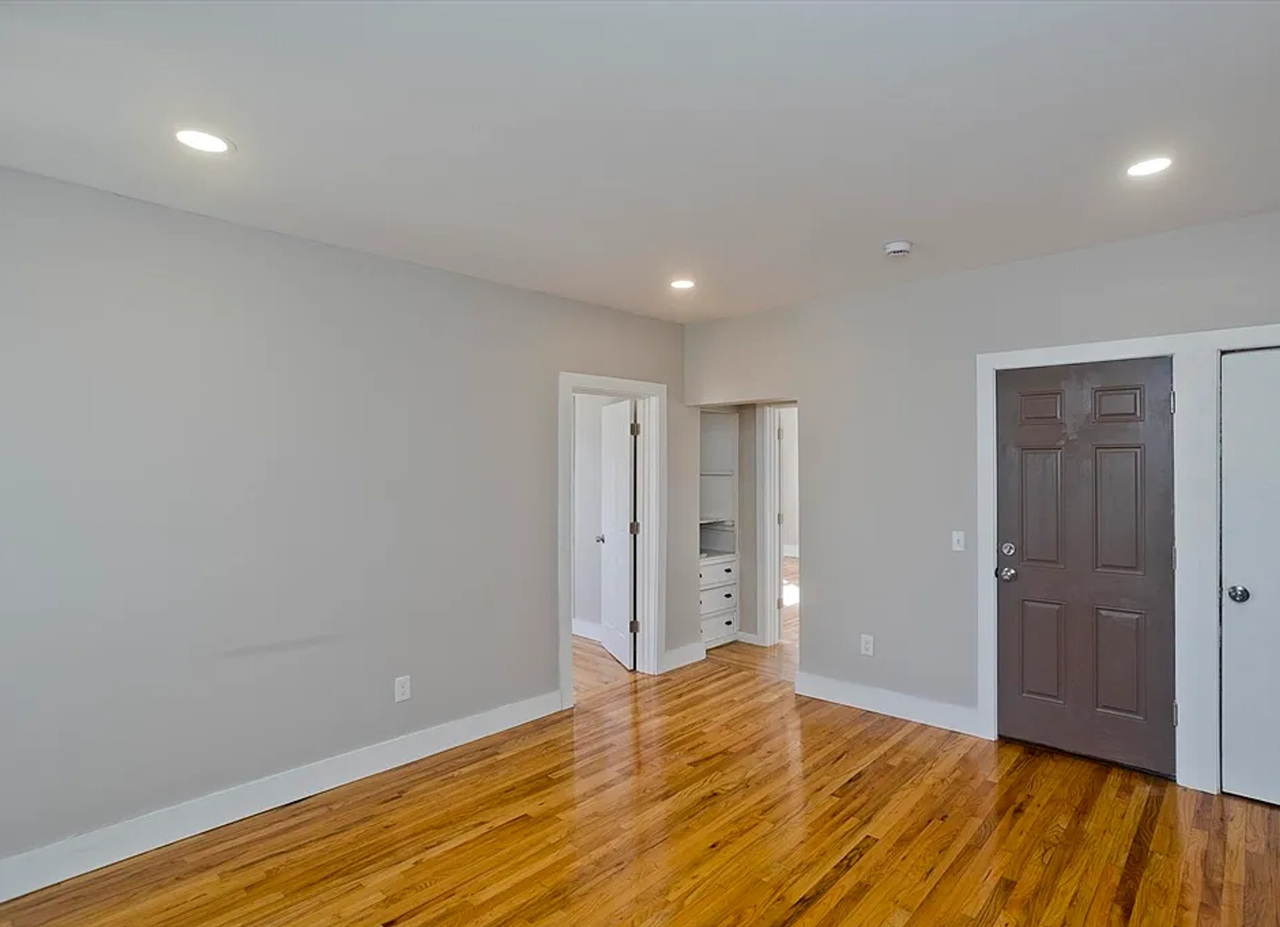 13 Hampden St - Photo 3 of 6