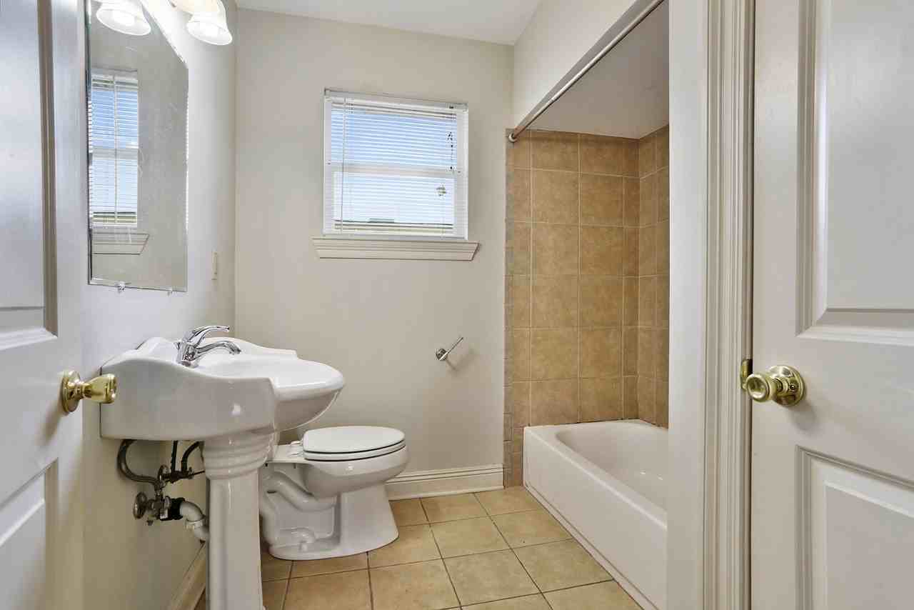 6134-36 Orleans - Photo 7 of 13