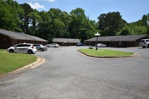 featured image of 2314 Lakeshore Dr