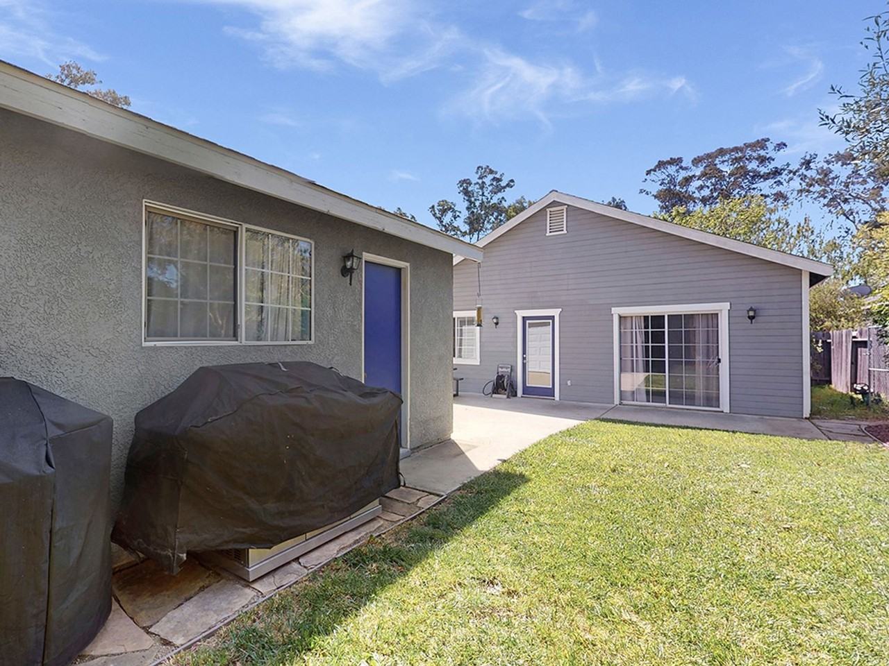 888 El Capitan Way - Photo 4 of 34