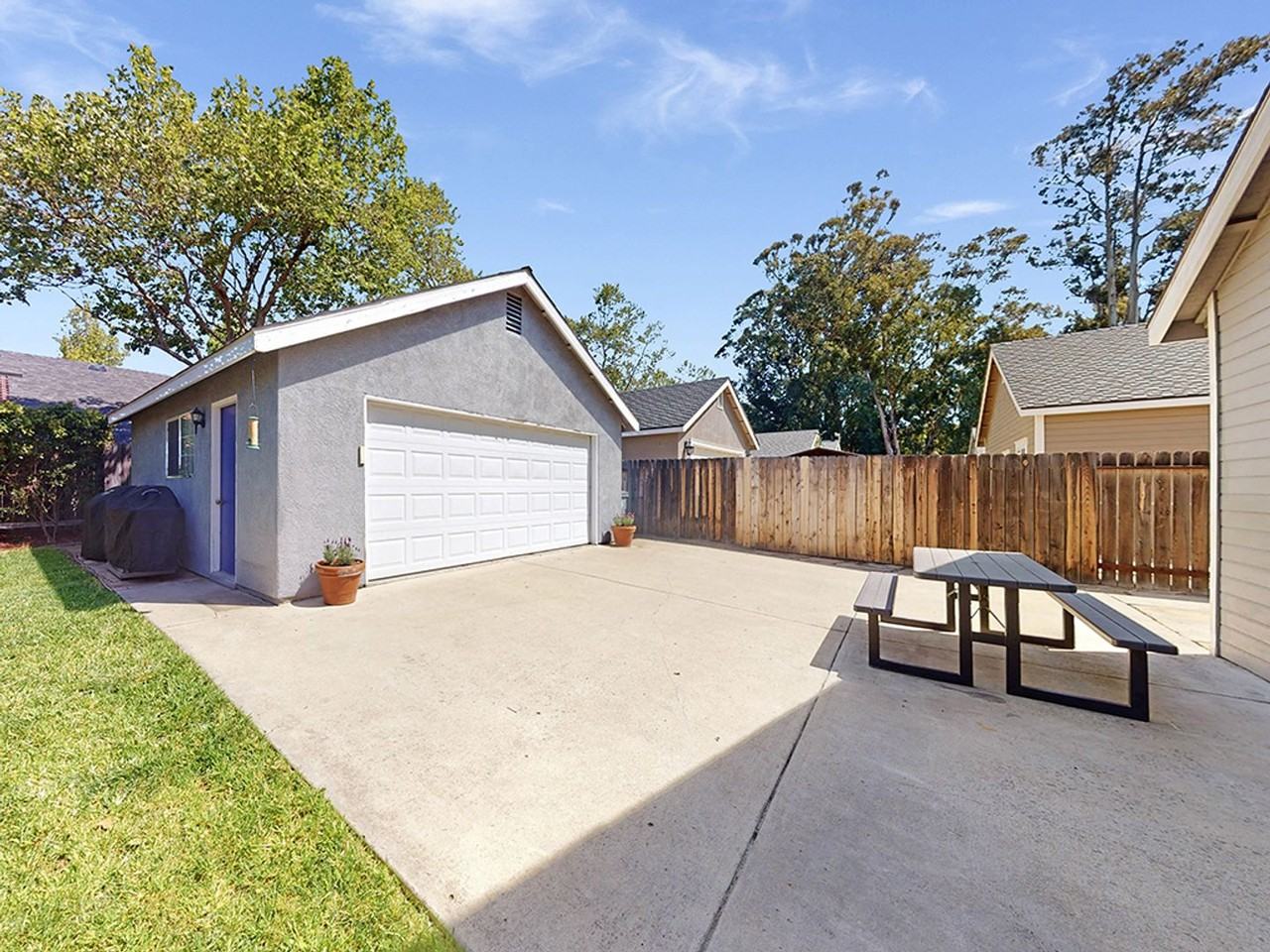 888 El Capitan Way - Photo 5 of 34