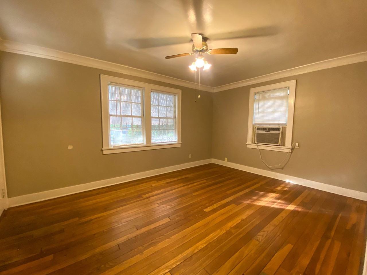 488 Ellsworth St - Photo 4 of 15