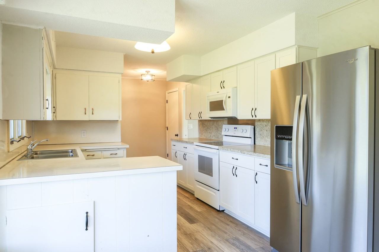 1010 Shamrock Dr - Photo 2 of 22