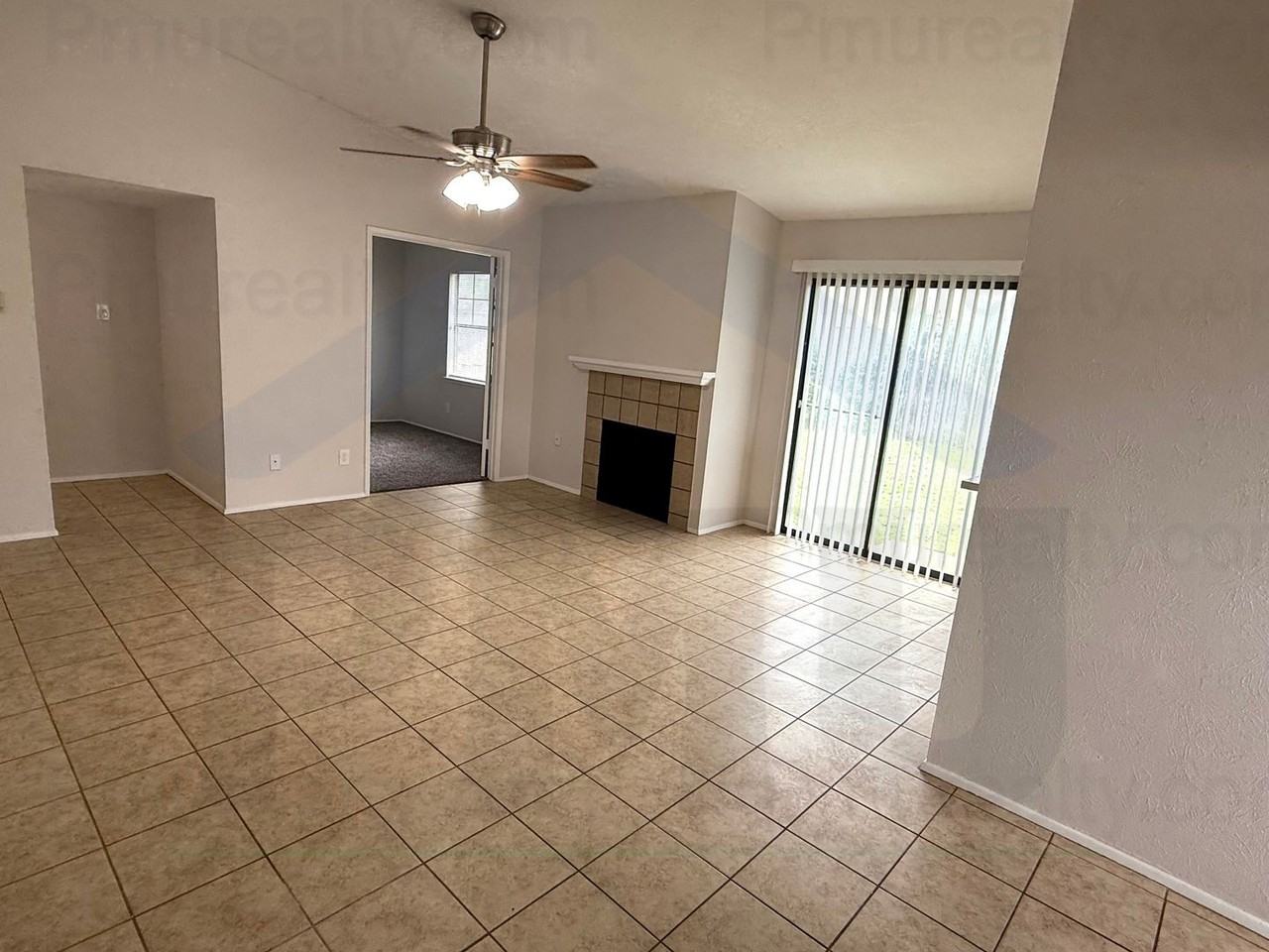 439 Jones St - Photo 3 of 15