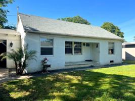 featured image of 2038 Laburnum Ave