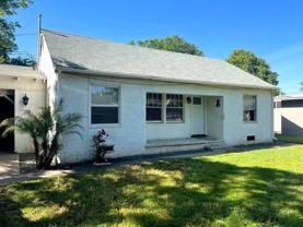 2038 Laburnum Ave - Photo 1 of 1