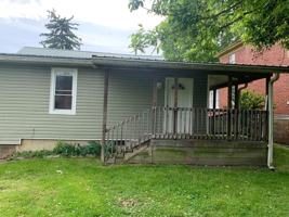 featured image of 1015 Lynn St