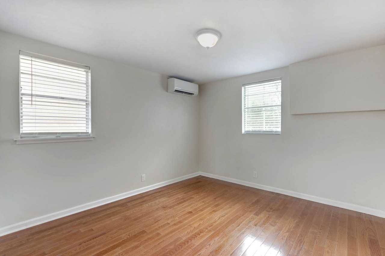 737 E Gwinnett St #D - Photo 7 of 20