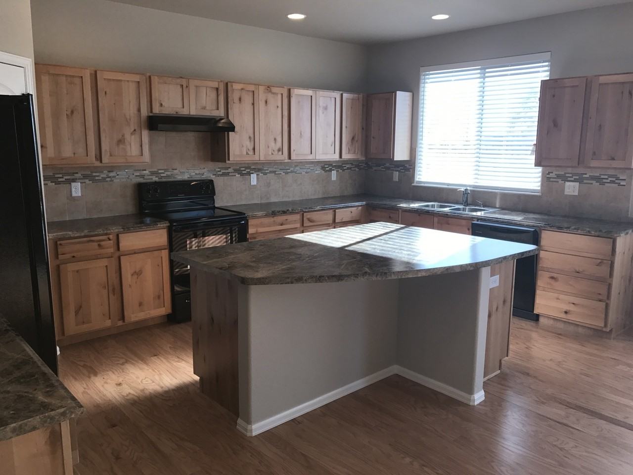 857 Shade Tree Dr - Photo 4 of 35