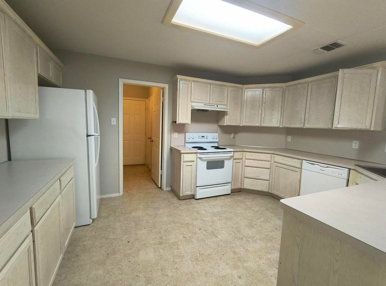 4302 Pinion Ridge Dr - Photo 3 of 10