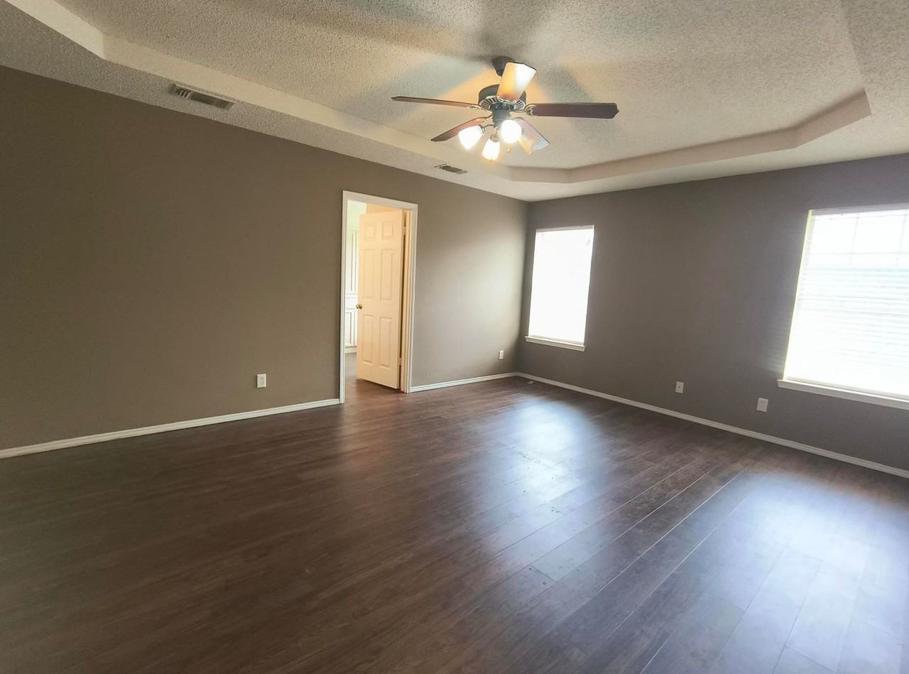 4302 Pinion Ridge Dr - Photo 4 of 10