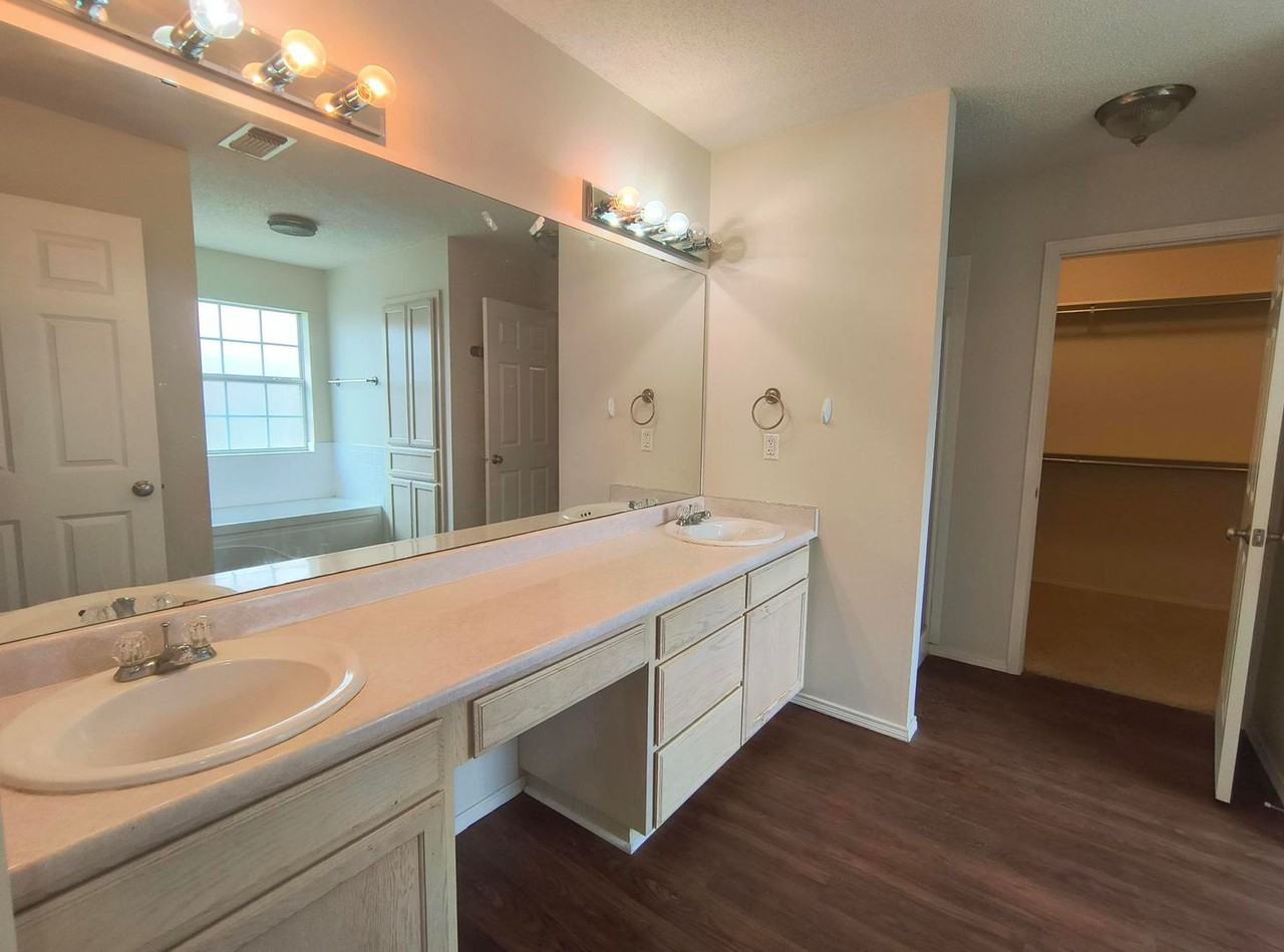 4302 Pinion Ridge Dr - Photo 5 of 10