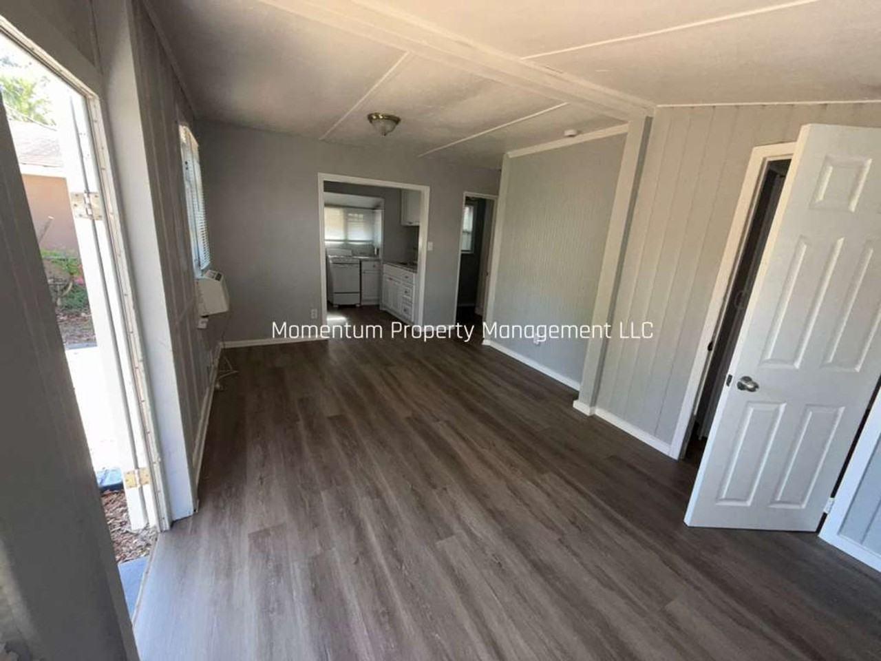 1428 12th St S - Photo 3 of 7