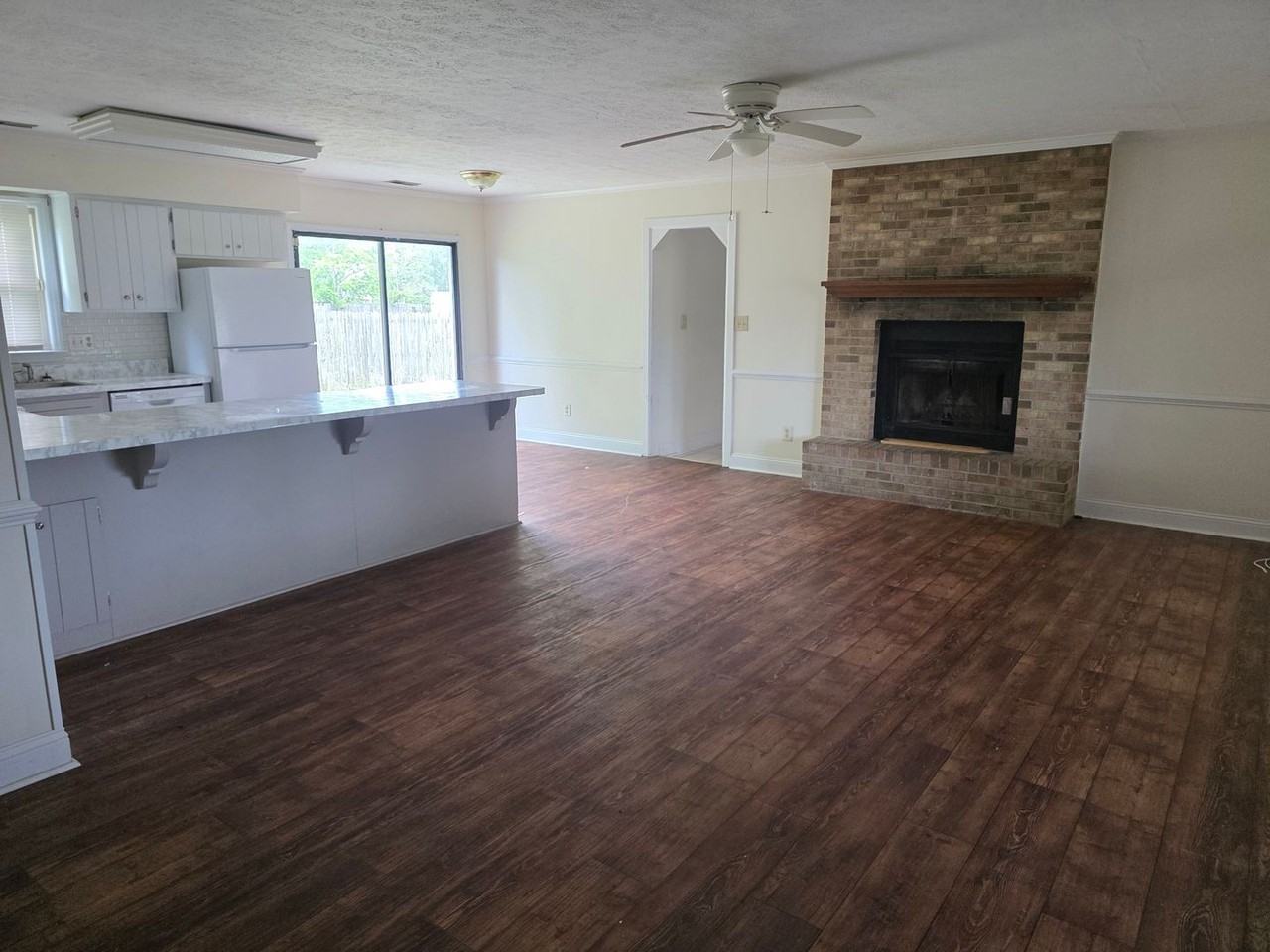 411 Forest Hill Dr - Photo 5 of 25