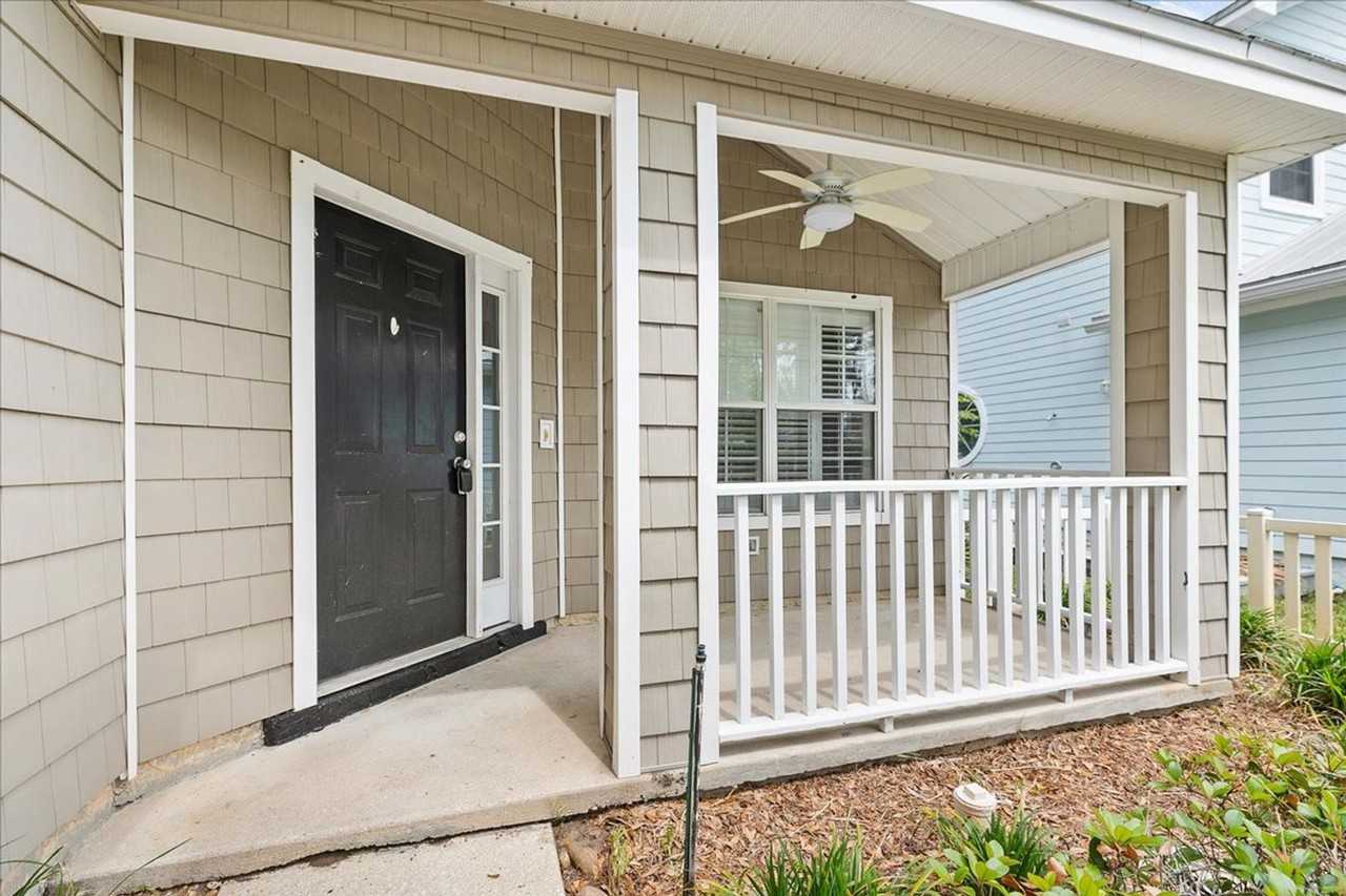 1065 Theodore Ave - Photo 3 of 25