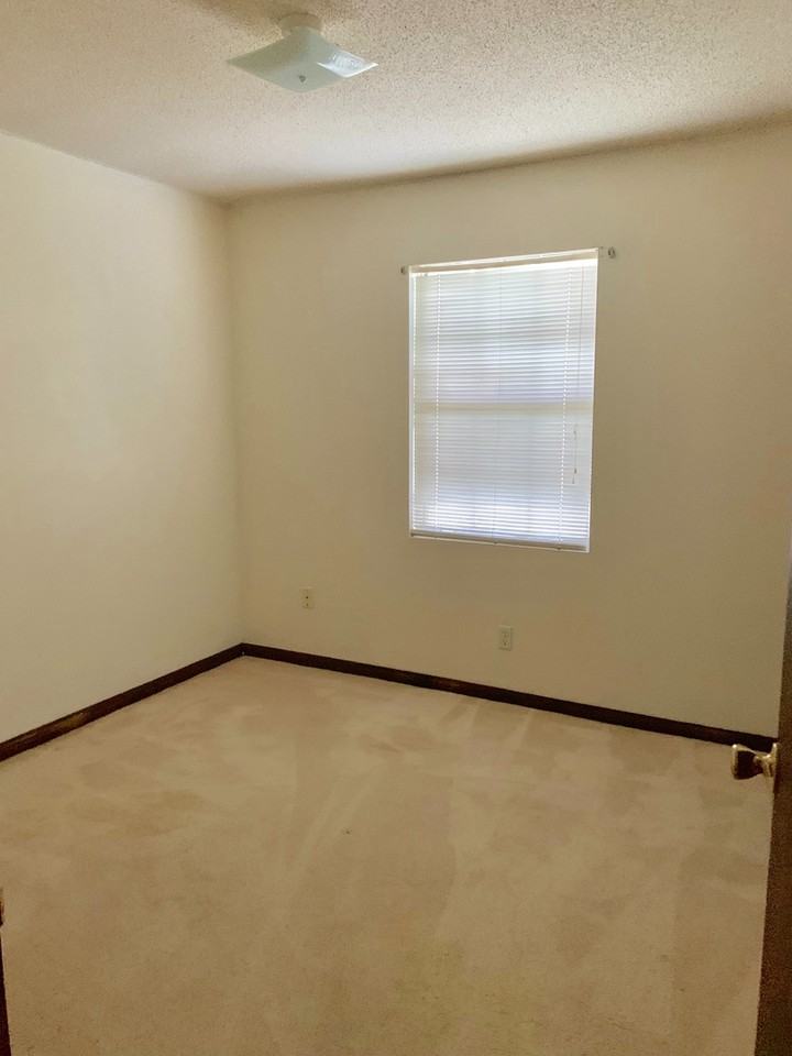 732 Fleming Rd - Photo 7 of 10