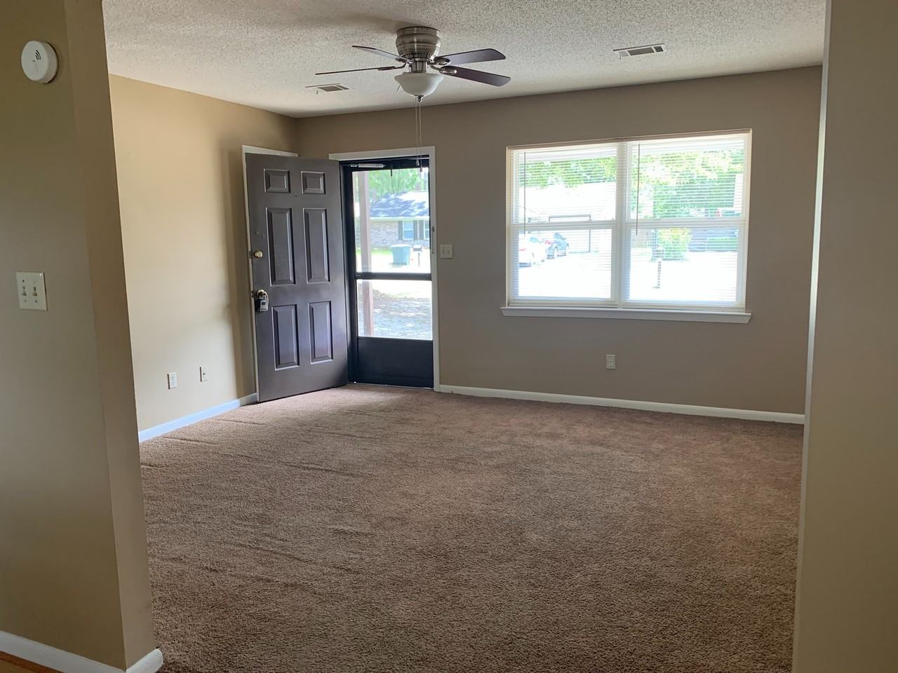 1012 White Cir - Photo 2 of 17
