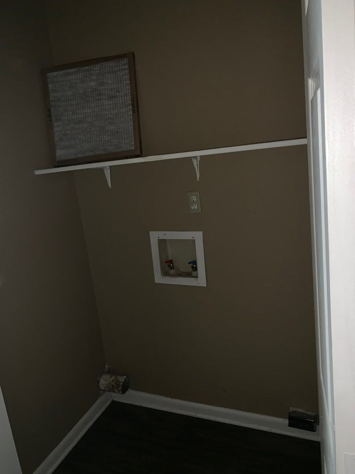 1012 White Cir - Photo 4 of 17