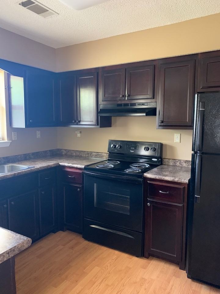 1012 White Cir - Photo 6 of 17