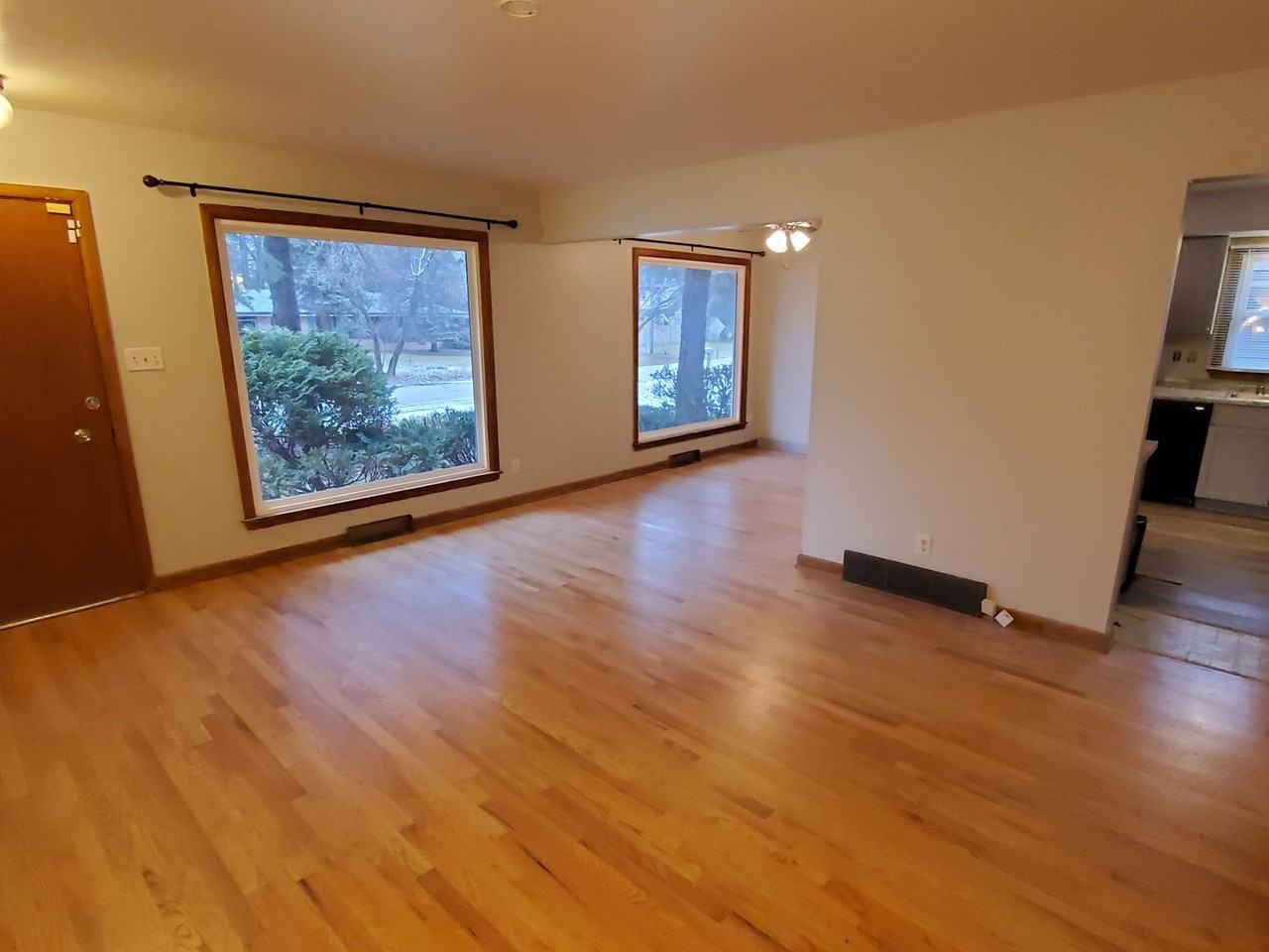 4639 W Parkland Ave - Photo 3 of 14