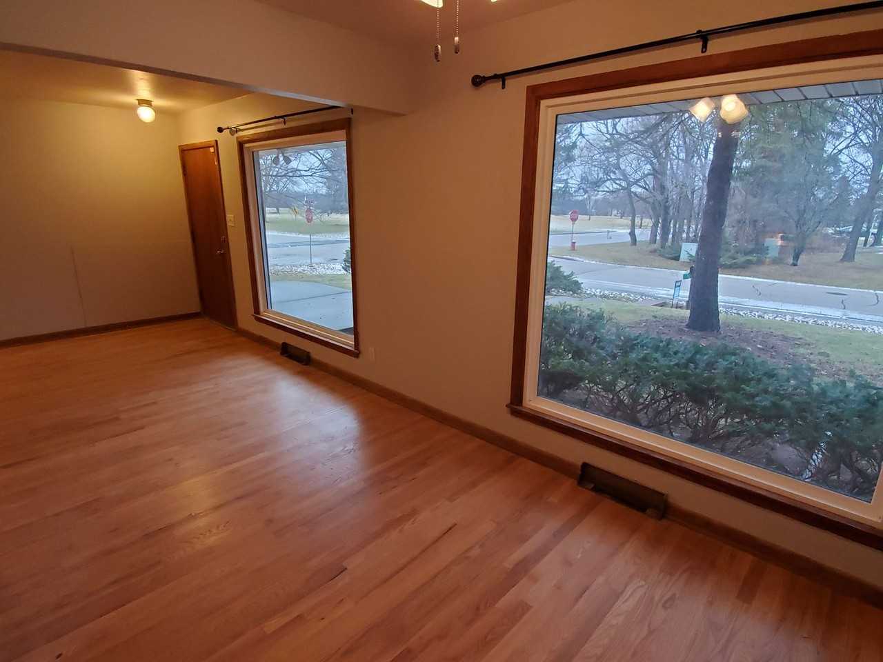 4639 W Parkland Ave - Photo 5 of 14
