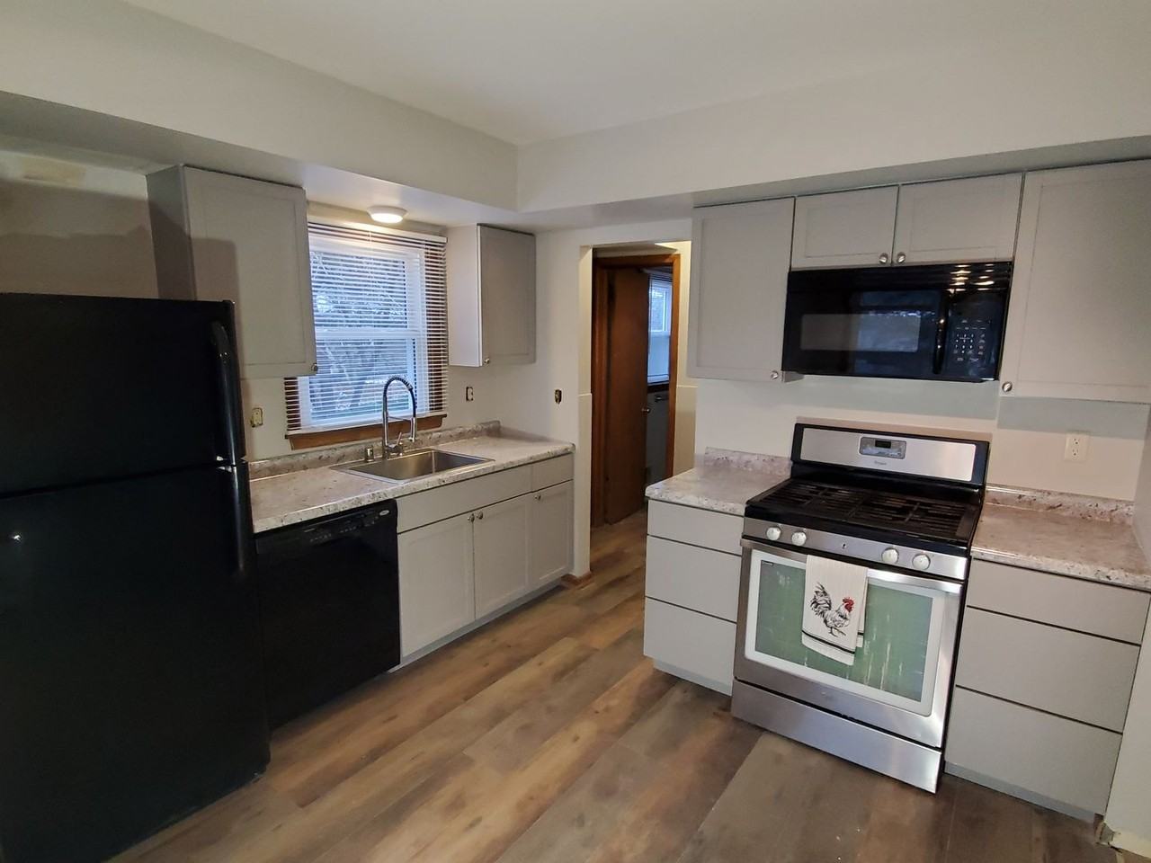 4639 W Parkland Ave - Photo 6 of 14