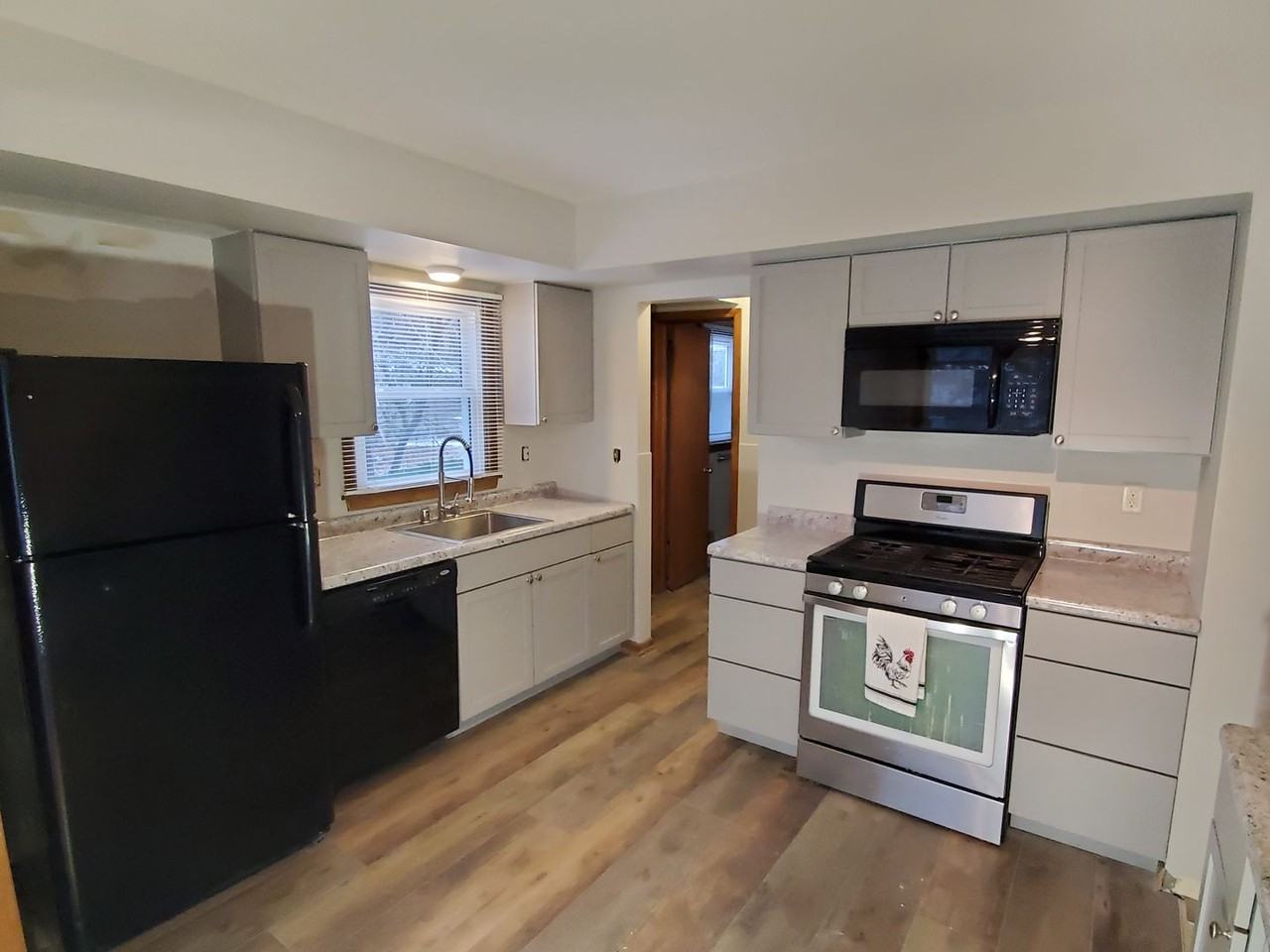 4639 W Parkland Ave - Photo 7 of 14