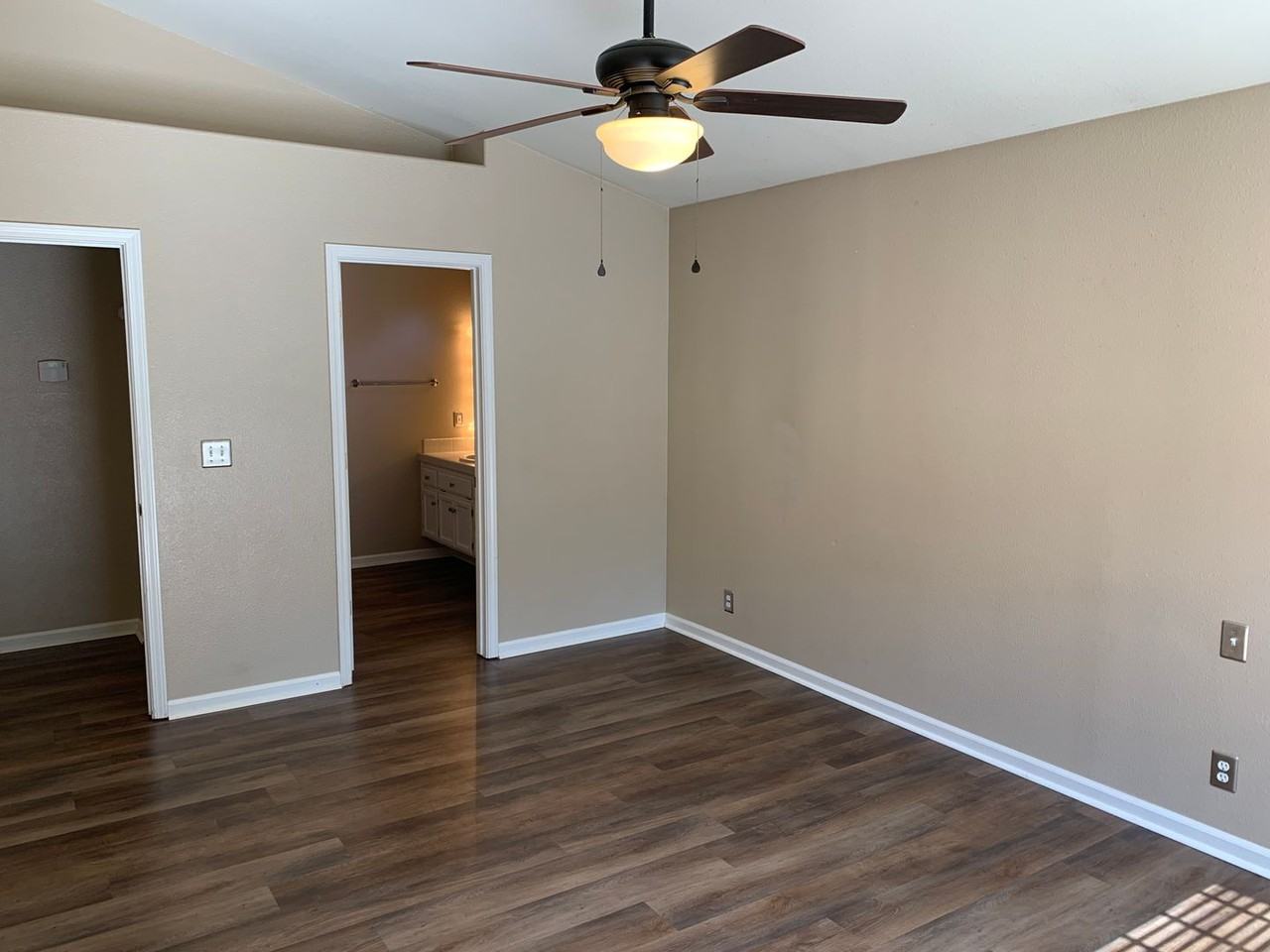 203 Legacy Ln - Photo 4 of 30