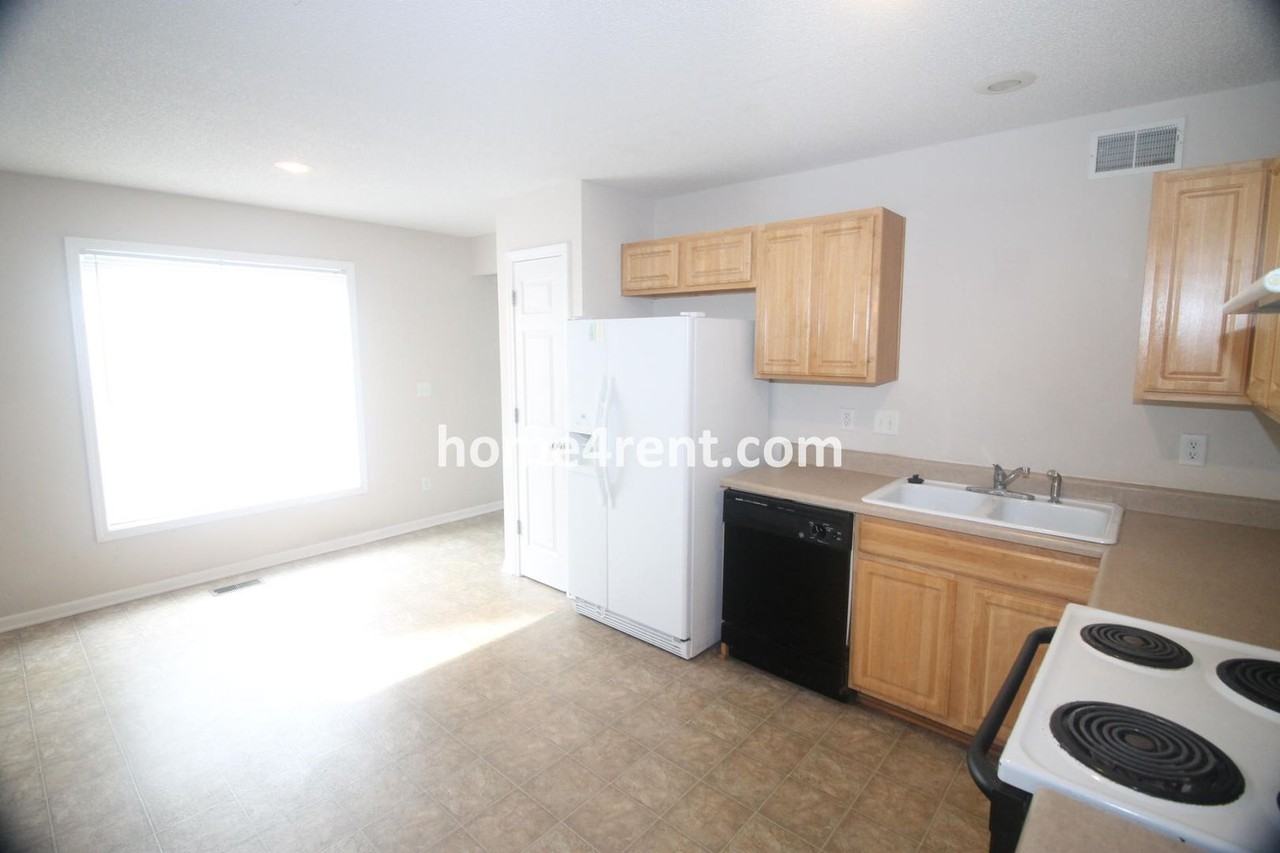 13015 Everett Ct - Photo 3 of 22