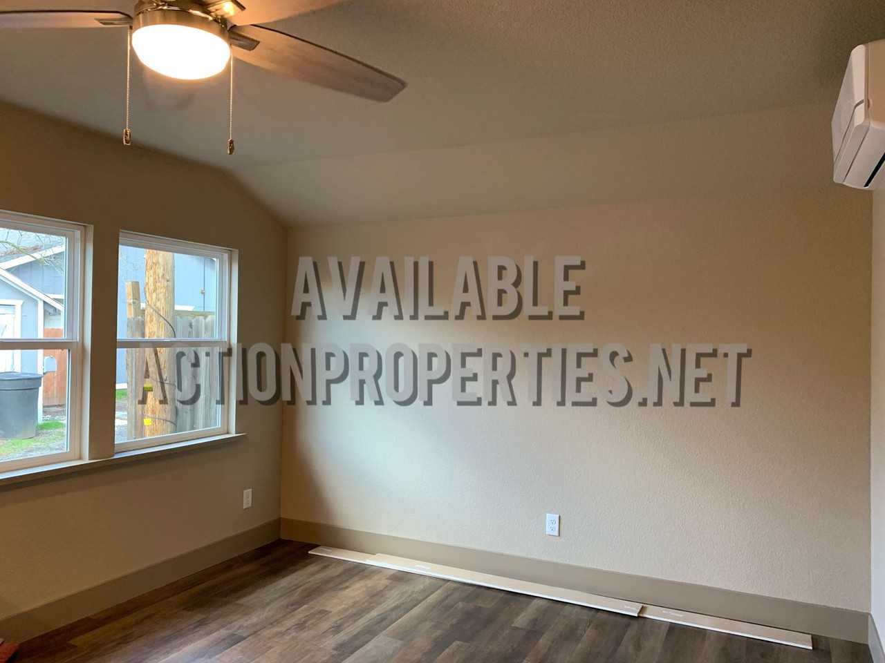 113 Doyle St - Photo 5 of 10