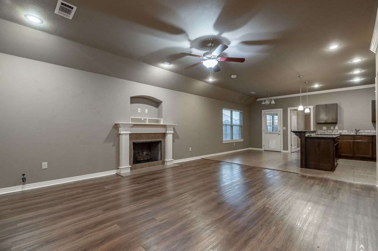 3064 N Raven Ln - Photo 4 of 17